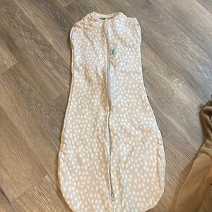 Ergo pouch swaddle like new